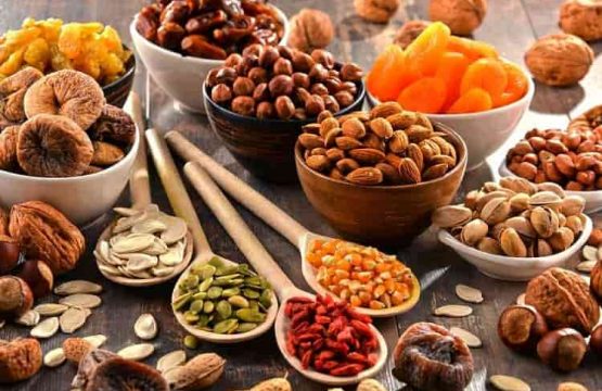 सर्दियों में स्वस्थ रहने के लिए जरूर खाएं ये आहार