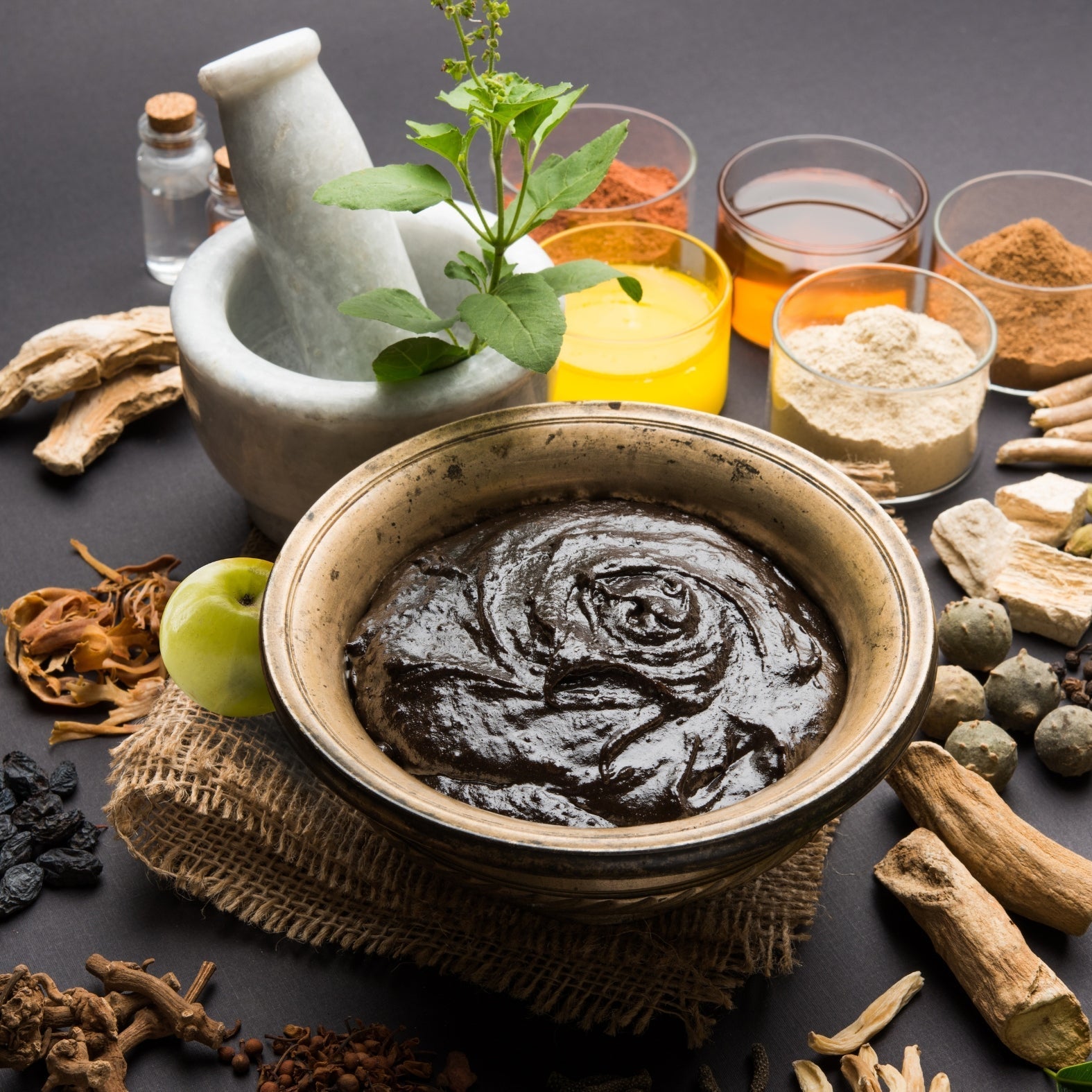 प्राकृतिक रेशों से टिकाऊ जीवनशैली: स्वास्थ्य और पर्यावरण दोनों के लिए बेहतर