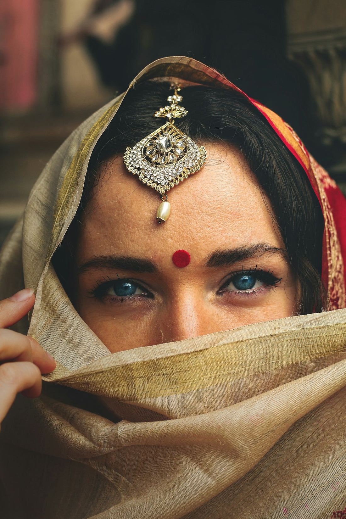 स्वस्थ जीवनशैली अपनाती महिला — 'मासिक धर्म सेहत' विषय पर स्वस्थ जीवनशैली लेख का चित्र