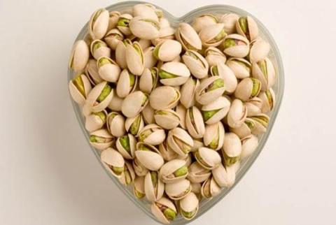 पिस्ता खाने के लाभकारी फायदे ...