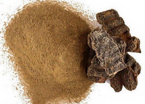 Kamdhenu Shikakai Powder 100g and 250g packs with dried Shikakai fruit pods